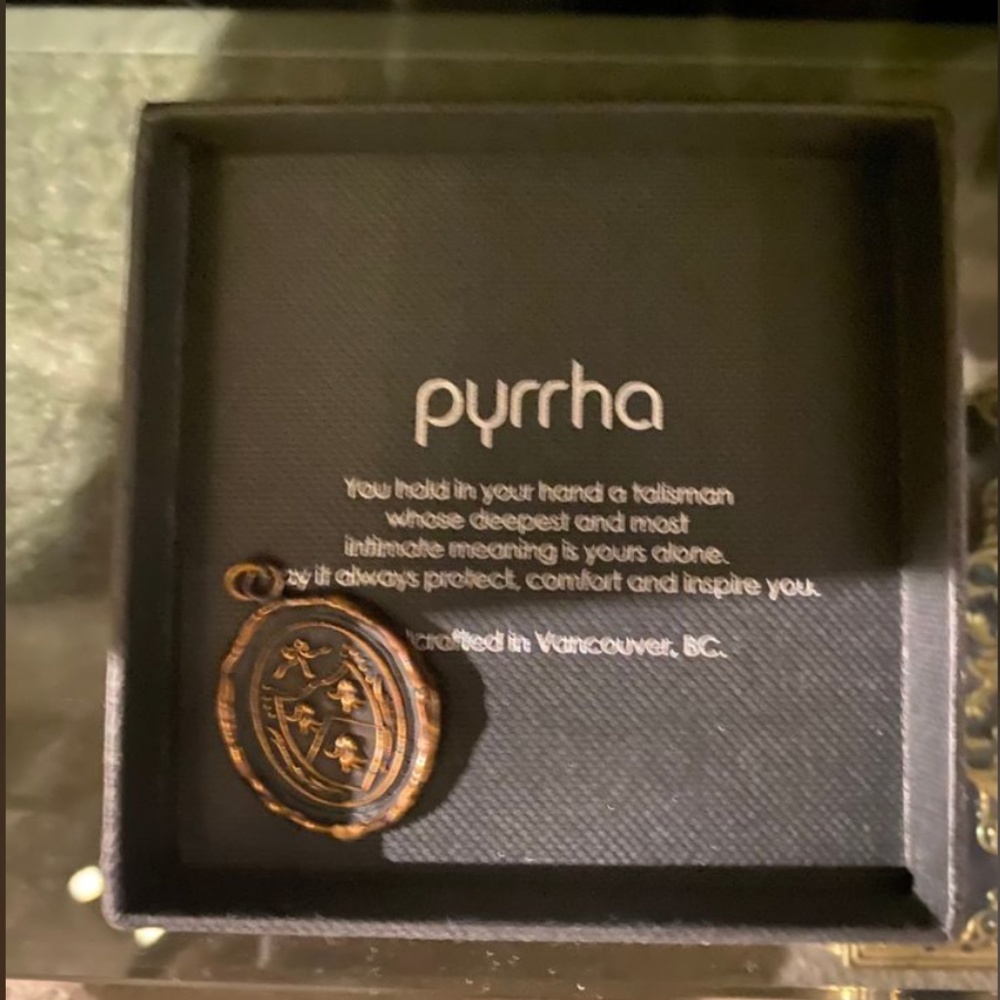 Pyrrha Necklace - Picture 2 of 2
